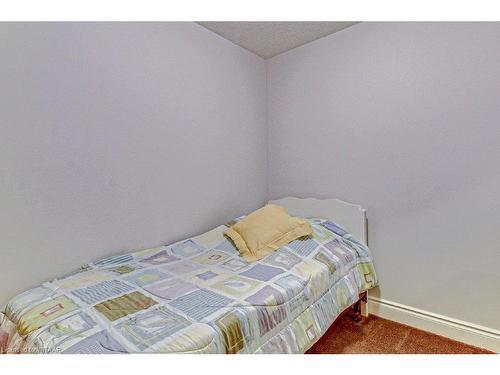 233 Wedgewood Drive, Woodstock, ON - Indoor Photo Showing Bedroom