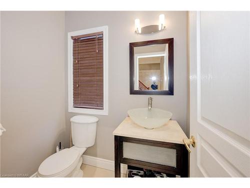 45 Poldon Drive, Norwich, ON - Indoor Photo Showing Bathroom