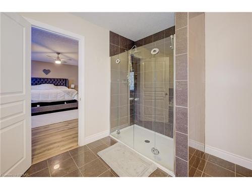 45 Poldon Drive, Norwich, ON - Indoor Photo Showing Bathroom