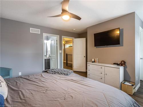 675 Elizabeth Street, Woodstock, ON - Indoor Photo Showing Bedroom