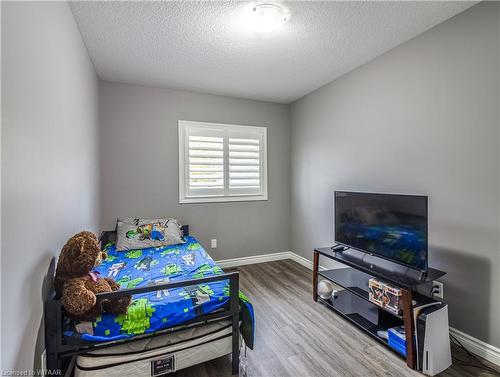 675 Elizabeth Street, Woodstock, ON - Indoor Photo Showing Bedroom