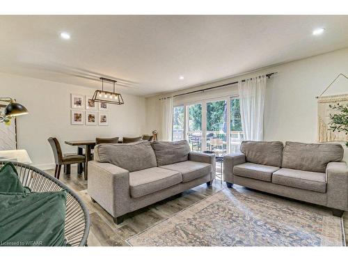 205 Belgrave Street, Woodstock, ON - Indoor Photo Showing Living Room