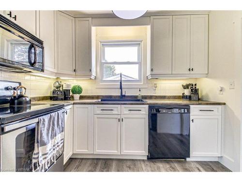 205 Belgrave Street, Woodstock, ON - Indoor Photo Showing Kitchen