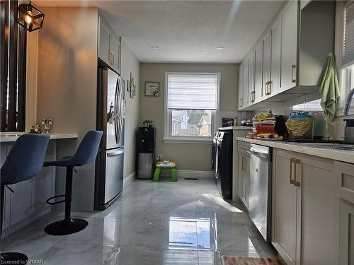 833 Pavey Street, Woodstock, ON - Indoor Photo Showing Kitchen