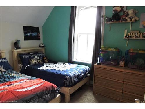 16 Main Street E, Norwich, ON - Indoor Photo Showing Bedroom