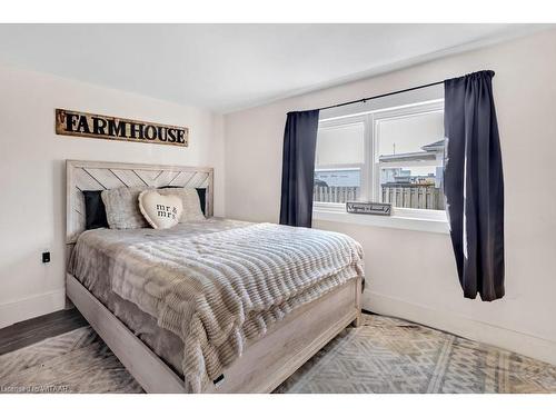 13 - 15 Barker Street, Tillsonburg, ON - Indoor Photo Showing Bedroom