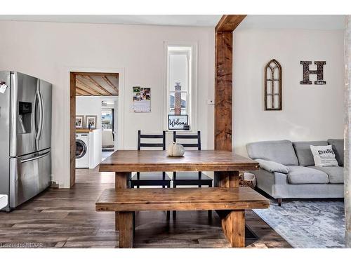 13 - 15 Barker Street, Tillsonburg, ON - Indoor Photo Showing Living Room