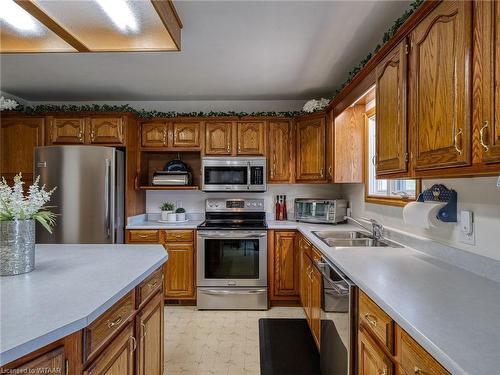 916 Norfolk County Road 28, Norfolk County, ON - Indoor Photo Showing Kitchen With Double Sink