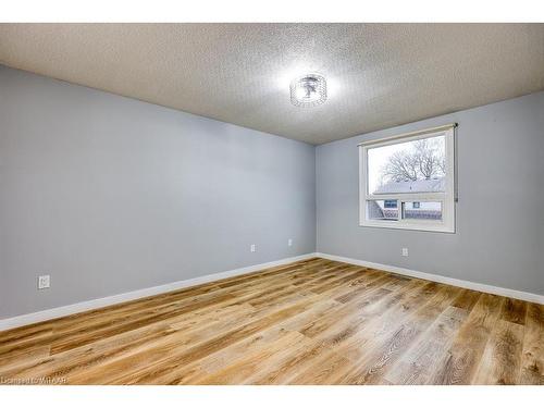 31-280 Thaler Avenue, Kitchener, ON - Indoor Photo Showing Other Room