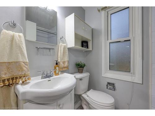 31-280 Thaler Avenue, Kitchener, ON - Indoor Photo Showing Bathroom