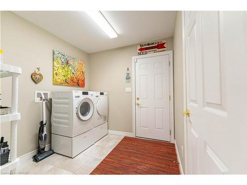 90 Weston Drive, Tillsonburg, ON - Indoor Photo Showing Laundry Room