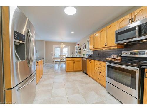 90 Weston Drive, Tillsonburg, ON - Indoor Photo Showing Kitchen