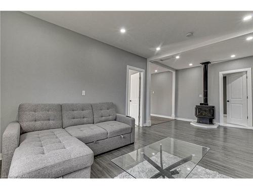 37 Strachan Street, Port Burwell, ON - Indoor Photo Showing Living Room