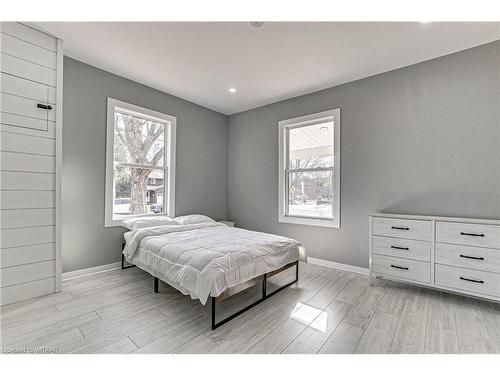 37 Strachan Street, Port Burwell, ON - Indoor Photo Showing Bedroom