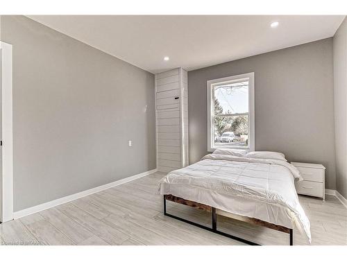 37 Strachan Street, Port Burwell, ON - Indoor Photo Showing Bedroom