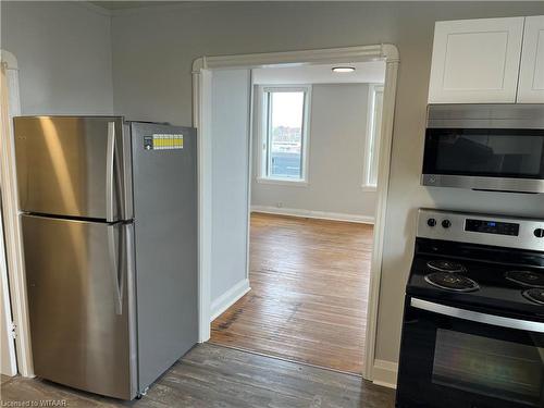 4-2 Baldwin Street, Tillsonburg, ON - Indoor Photo Showing Kitchen