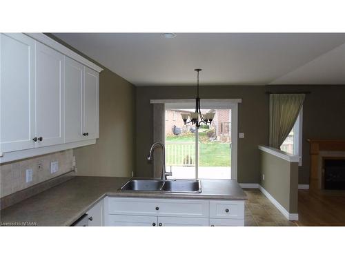 135 Weston Drive, Tillsonburg, ON - Indoor Photo Showing Kitchen With Double Sink