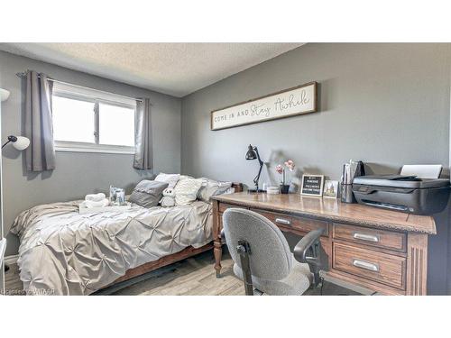 3-372 Springbank Avenue, Woodstock, ON - Indoor Photo Showing Bedroom