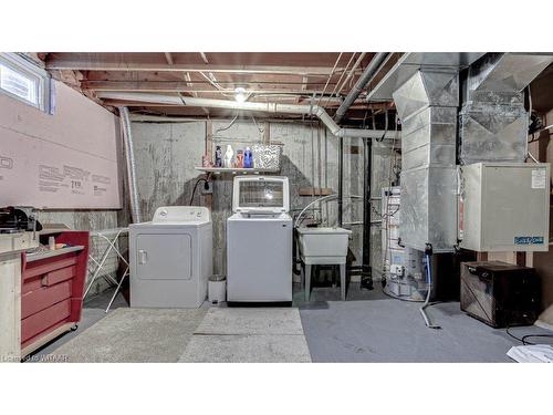 3-372 Springbank Avenue, Woodstock, ON - Indoor Photo Showing Laundry Room