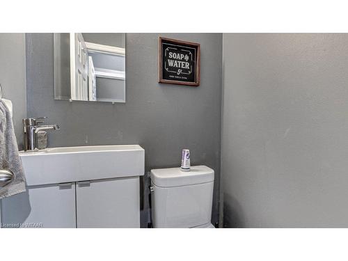 3-372 Springbank Avenue, Woodstock, ON - Indoor Photo Showing Bathroom