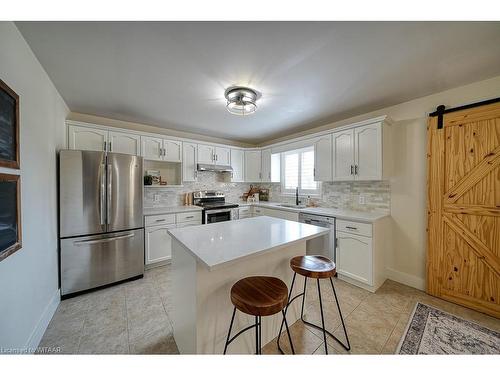 21 Oriole Crescent, Woodstock, ON - Indoor Photo Showing Kitchen With Upgraded Kitchen