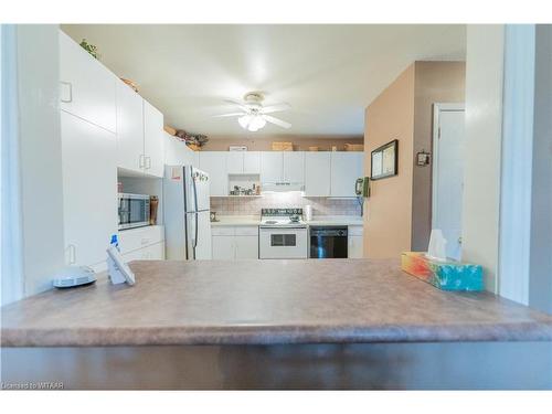 8-19 Wren Court, Tillsonburg, ON - Indoor Photo Showing Kitchen