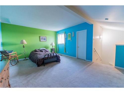 8-19 Wren Court, Tillsonburg, ON - Indoor Photo Showing Bedroom