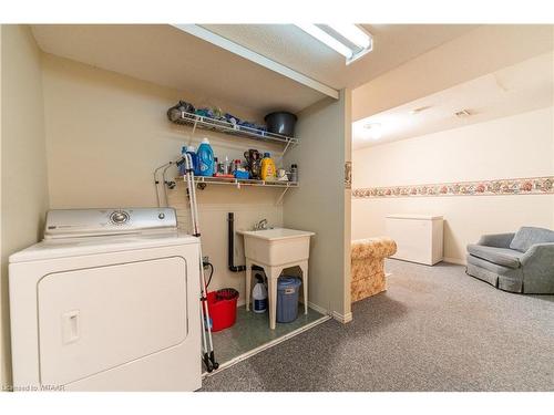 8-19 Wren Court, Tillsonburg, ON - Indoor Photo Showing Laundry Room