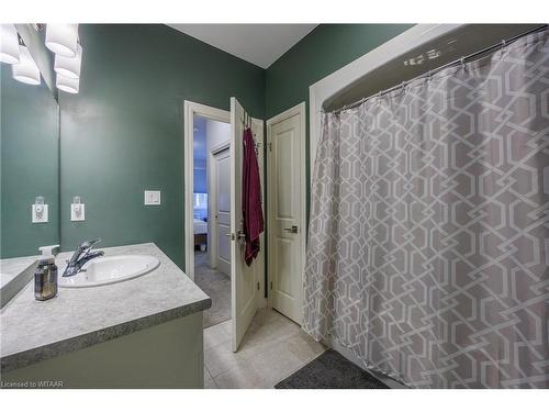 22 Cortland Terrace, St. Thomas, ON - Indoor Photo Showing Bathroom