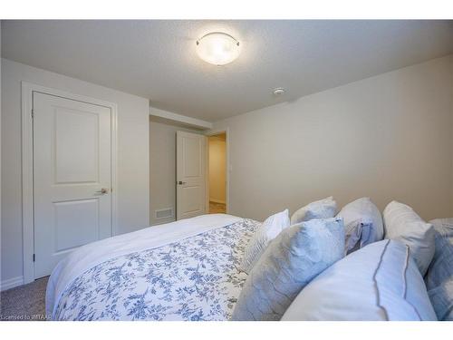 22 Cortland Terrace, St. Thomas, ON - Indoor Photo Showing Bedroom