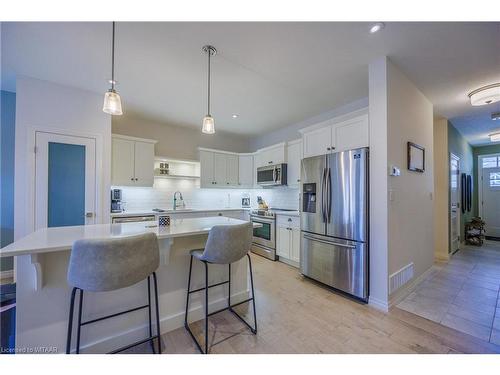 22 Cortland Terrace, St. Thomas, ON - Indoor Photo Showing Kitchen With Upgraded Kitchen