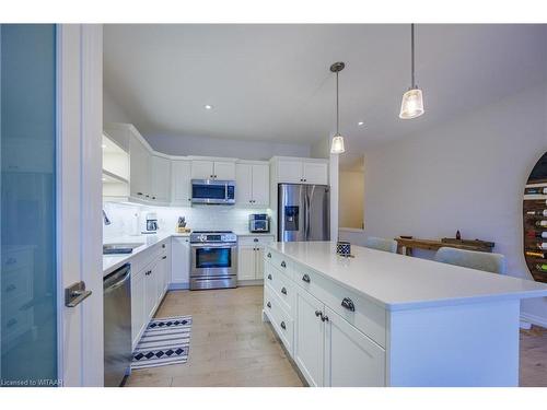 22 Cortland Terrace, St. Thomas, ON - Indoor Photo Showing Kitchen With Upgraded Kitchen