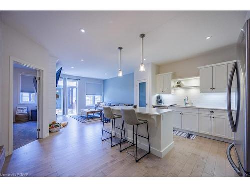 22 Cortland Terrace, St. Thomas, ON - Indoor Photo Showing Kitchen With Upgraded Kitchen