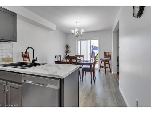 7 Primrose Drive, Tillsonburg, ON - Indoor Photo Showing Kitchen With Double Sink With Upgraded Kitchen