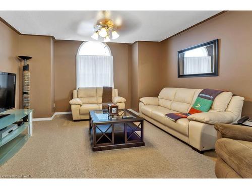 7 Primrose Drive, Tillsonburg, ON - Indoor Photo Showing Living Room