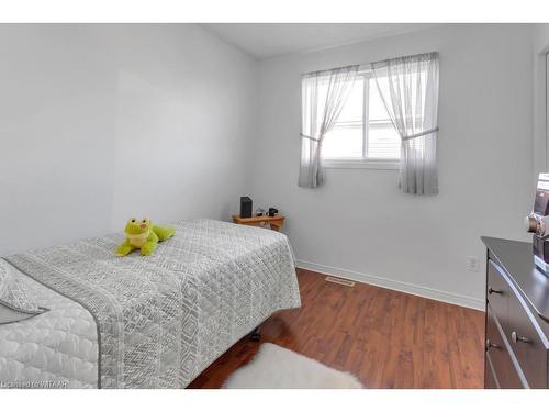 7 Primrose Drive, Tillsonburg, ON - Indoor Photo Showing Bedroom