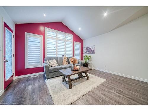 1460 Dunkirk Avenue, Woodstock, ON - Indoor Photo Showing Living Room