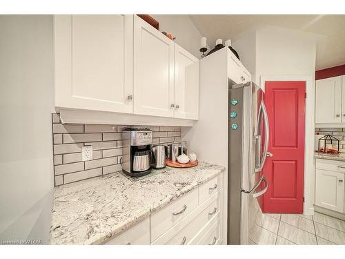 1460 Dunkirk Avenue, Woodstock, ON - Indoor Photo Showing Kitchen