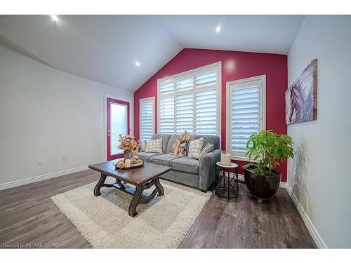 1460 Dunkirk Avenue, Woodstock, ON - Indoor Photo Showing Living Room