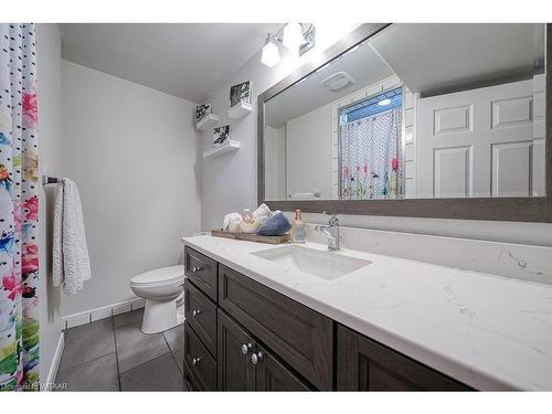 1460 Dunkirk Avenue, Woodstock, ON - Indoor Photo Showing Bathroom