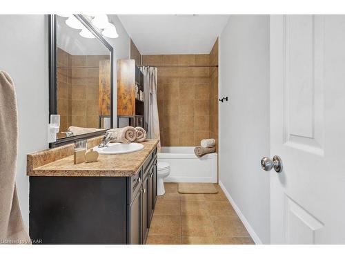 24 Woodhatch Crescent, Ingersoll, ON - Indoor Photo Showing Bathroom