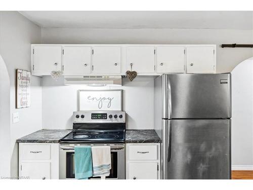 912 Mcdowell Road E, Norfolk County, ON - Indoor Photo Showing Kitchen With Stainless Steel Kitchen