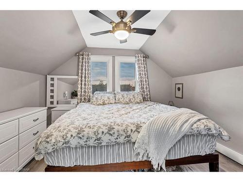 2 Cedar Street, Ingersoll, ON - Indoor Photo Showing Bedroom