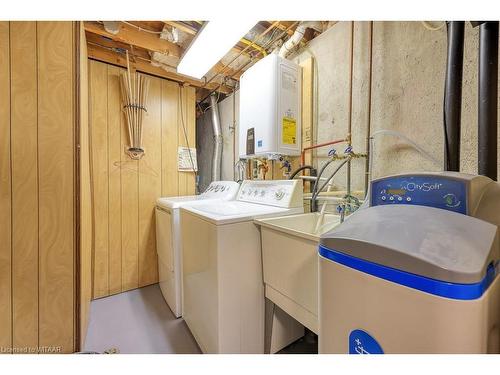 994 Alice Street, Woodstock, ON - Indoor Photo Showing Laundry Room