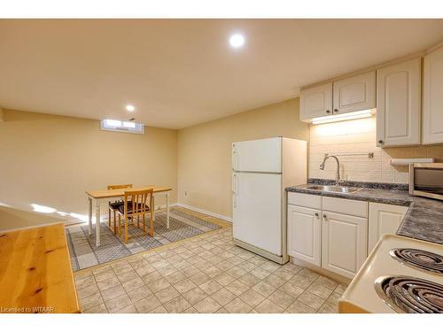 994 Alice Street, Woodstock, ON - Indoor Photo Showing Kitchen