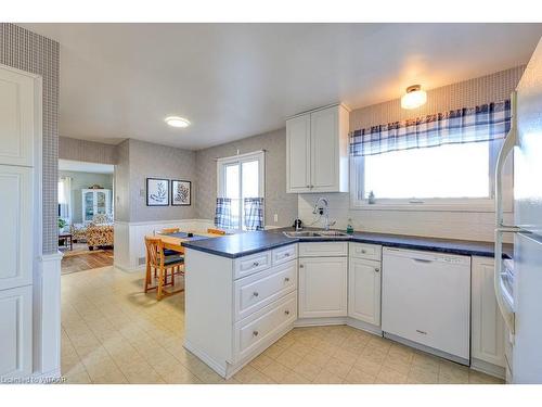 994 Alice Street, Woodstock, ON - Indoor Photo Showing Kitchen