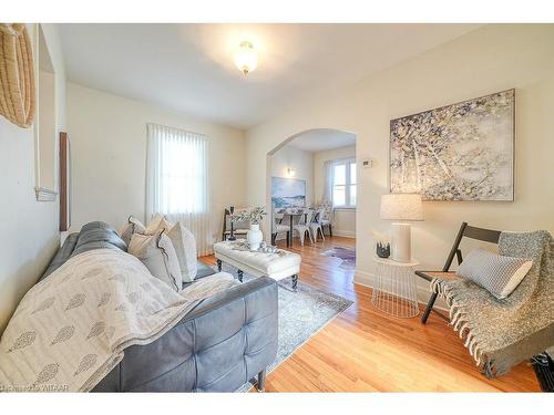 116 East Park Drive, Woodstock, ON - Indoor Photo Showing Living Room