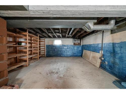 116 East Park Drive, Woodstock, ON - Indoor Photo Showing Garage