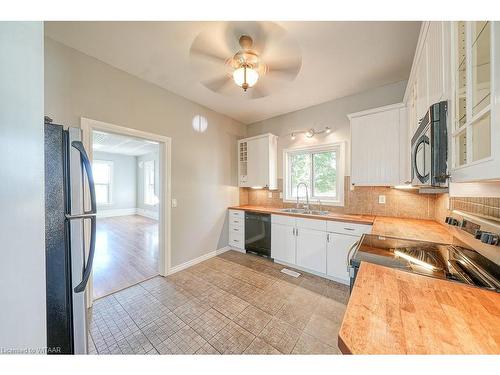 246 Thames Street N, Ingersoll, ON - Indoor Photo Showing Kitchen With Double Sink