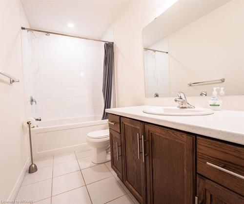 1613 Dunkirk Avenue, Woodstock, ON - Indoor Photo Showing Bathroom